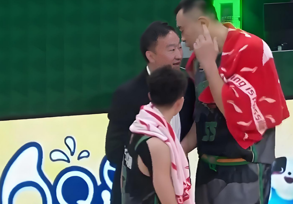 上来了, 而杨瀚森的 上来了, 而杨瀚森的