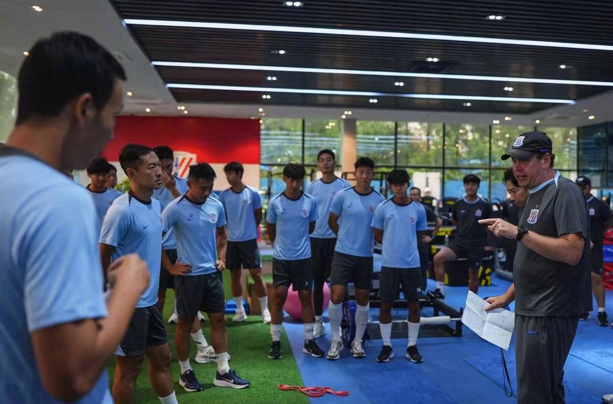 关键, 路易斯和米, 和阿苏埃的